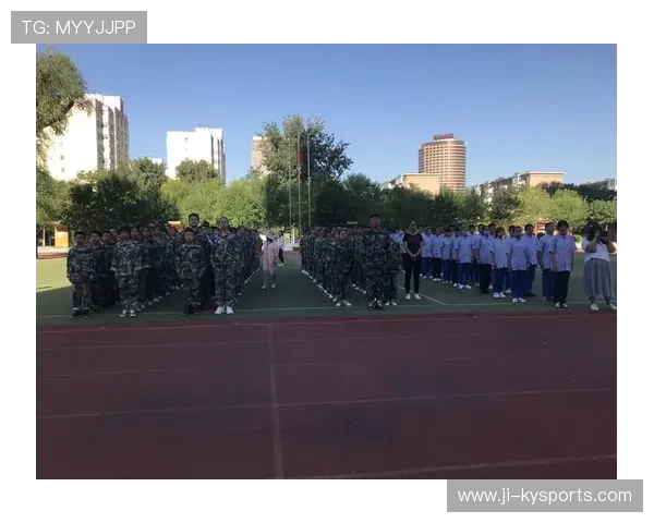 游泳队与学校联合打造寒暑假短训班为学生提供训练机会,游泳队训练视频 游泳队与学校联合打造寒暑假短训班为学生提供训练机会,游泳队训练视频
